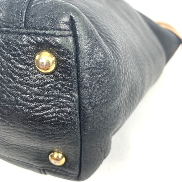 Michael Kors Black Pebbled Leather Medium Shoulder Bag E1306 Side Pockets Brass - Picture 8 of 10